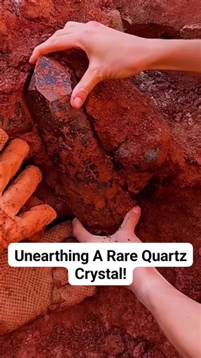 4.6K views · 42 reactions | Amazing moment !!殺 Unearthing A Rare Quartz Crystal!#gemhunting #rockhunting #gemstone #crystalfinding #naturetreasure #gemdiscovery #mineralhunter #crystaladdict #gemlover #naturalstone #geologyfun #rawgemstone #gemcollecting #gemvibes #earthtreasure | Gemstone hunter | Facebook
