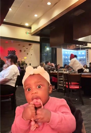 Kids’ First-Time Reactions to Teppanyaki Flames#KidReactionVideos#TeppanyakiReactions#FirstTimeExperiences#FunnyBabyMoments#funnykid