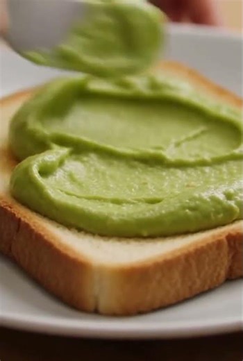 Cristiano Ronaldo’s Real Diet in 30 Seconds | What CR7 Eats Every Day