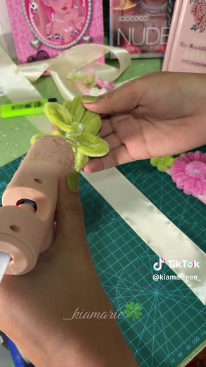 Flower Sash Tutorial for Graduation Season
