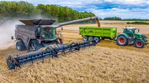 Fendt 10T IdealDrive performs in the field