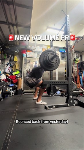 Did a great job bouncing back today! If you're reading the caption when the video said to I just wanted to point out that it looks like I am bending over pretty far on my squat. That is simply due to the fact that i have long femurs. @Squat University has videos explaining this, you guys should check him out!