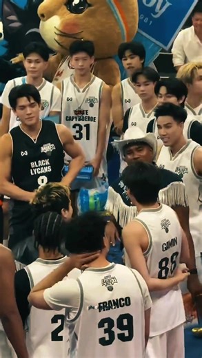 Joss Gives Gawin a Flying Kiss - 3Fight3 Basket Boys S2