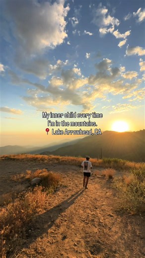 My inner child the second I hit Lake Arrowhead. Check out places to eat, where to stay and things to do link in bio. #lakearrowhead #sanbernardinomountains