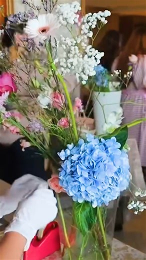 A beautiful way to welcome Valentine’s season. Spend your Sunday immersed in florals with Pananom Floral Design Academy, as they guide you through a hands-on flower arrangement class tailored for aspiring florists and creative souls. From design fundamentals to floral business basics—plus light snacks, refreshments, and a take-home arrangement—this is an experience worth blooming for. 25 January 2026, Sunday Workshop starts at 9:00am For booking details and rates, message Pananom Floral Design A