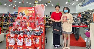 Check-in nhận ngay xe SH mode tại “Trạm hạnh phúc” của Biti's