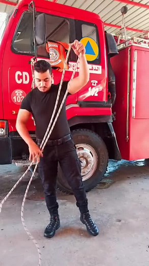 Tie the chair and show it off. 🫰🔻 From the archive only to activate the profile 🫡🚒🔥 ربطه كرسي الانزال استعراضيه من الارشيف 🎥 #foryou #العالم #مصر #امركيا🇺🇲 #stitch #knot #knotlessbraids #fy #fyp #fypシ゚ #viral #viralvideo #videoviral