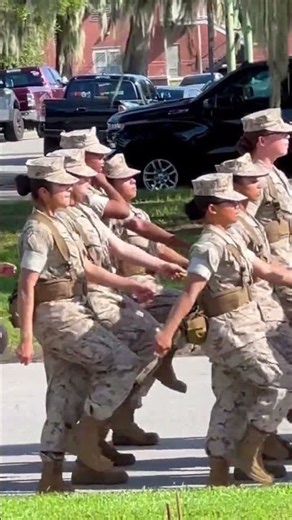 Female US Marines Display Incredible Marching Discipline | MCRD Parris Island! #USMC #ParrisIsland