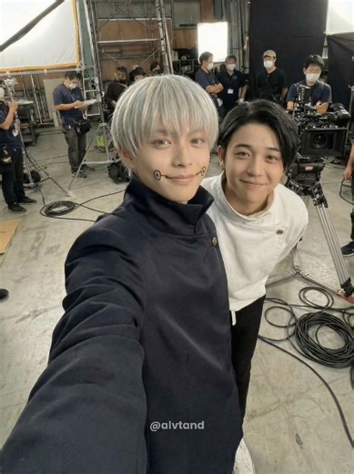 Toge Inumaki Selfie Moments in Jujutsu Kaisen
