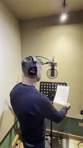 TV presenting, singing, radio ads, defeating magical giants...What can't Liam do? ✨🎤🤩 Don't miss out on the fun, book your tickets for Jock and the Beanstalk panto today! 🎫👇 | The Pavilion Theatre