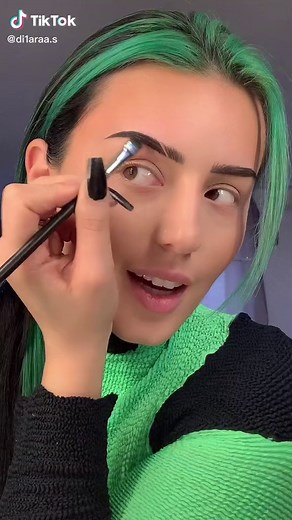 Shego Make Up Look for Cosplay Enthusiasts