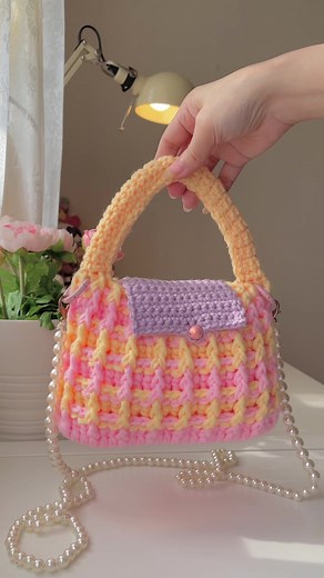 Crochet Mini Bag💖🎀 ~ Tutorial 🔗 on my bio✨🍓 #crochet #crochetbag #crochetersoftiktok