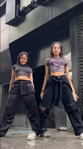 Dancing in BAARISHHH🌧️ and making it bunx up🤪 #viral #dance #trending #youtubeshorts #rain