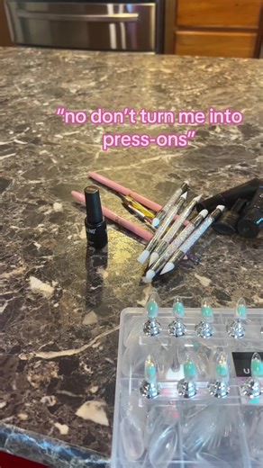 Nail Art Tutorials: Press-On Techniques and Tips