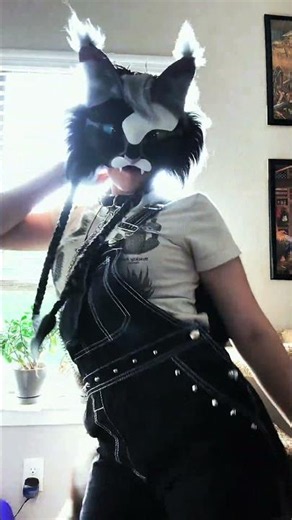 I’m fae! I’m a cat therian. I made my mask myself. he him fae faer primary, she her secondary