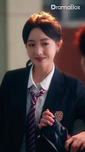 She’s his son’s classmate. His lost love😲#shorts #Chinesedrama #dramabox