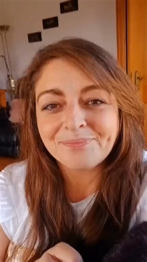 This is Ruth from Nr Ireland who has recently attended online Floristry training here at #KaysFlowerSchool Most people are sceptical about online training especially Floristry as it’s a practical course But listen to Ruth’s experience of training to be a #Florist with us here at #FlowerSchoolIreland Our next module 1 starts on the 19th January 2026 For a free taster course to try out at home post the word FREE. in the comments below You can also email me at info@kaysflowerschool.com #proudtobeaf