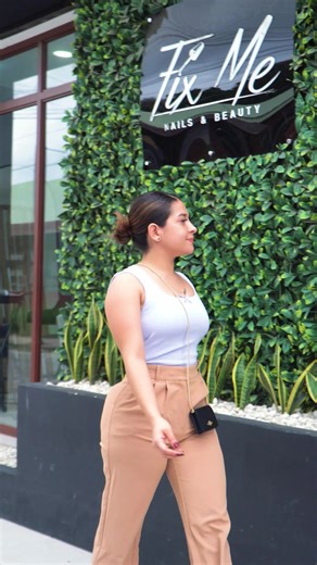 💫 En Fix Me, te ayudamos a resaltar lo mejor de ti. Aquí la verdadera experiencia no es solo el cambio exterior, sino el cuidado, dedicación y detalle en cada servicio. Nos enfocamos en destacar tu belleza de forma auténtica y personalizada. ¡Vive la transformación que mereces en Fix Me! ✨ 📲 Contáctanos al: 5782 6062 📍Encuéntranos en: Costado Sureste de Catedral 2C al este, frente a Asoganor, Estelí . . . #FixMeNails&Beauty #MaquillajeProfesional #AlisadoVegano #UñasPerfectas #CuidadoDelCabel