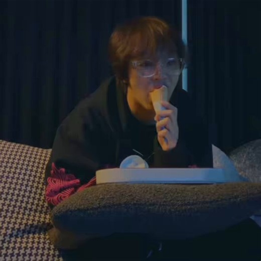 260625 #HAECHAN #해찬 weverse live 🐻: isn’t something cold actually good for your throat? i heard it helps reduce inflammation… or not? that’s why i thought of eating it. is ice cream bad for your throat? doesn’t it help calm the heat in your throat? anyway, i already ate it, so let’s just enjoy our food, everyone. eating something tasty is good for your mental health, yk
