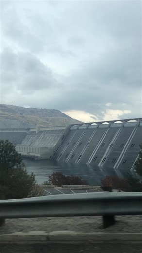 The Grand Coulee Dam in Washington is truly amazing, standing as one of the greatest engineering achievements in the world.❤️ | Wander Wonder
