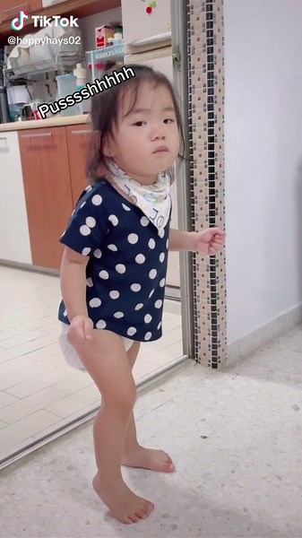How she checks her poop at the end 😂 #2020baby #kidsoftiktok #babygirl #sgtiktok #toddlersoftiktok #sg #kidsbelike #babypoopchallenge #babypoop #diaperchange #bts #poopingface #cutebaby #babylanguage
