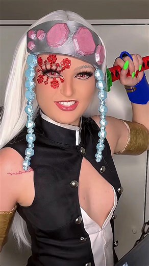 Little Tengen draft for ya🤍 . Contacts : Icoice Accessories made by me Makeup by me Character : female Tengen Uzui from the anime demon slayer 🤍✨ . . . . . . . . . . #demonslayer #demonslayercosplay #crunchyroll #infinitycastle #demonslayerinfinitycastle #kimetsunoyaibacosplay #kimetsunoyaiba #demonslayerinfinitycastlearc #animecosplay #tengenuzuicosplay #uzuitengencosplay #tengenuzui #femtengencosplay #femtengenuzui #hashira #soundhashira #femuzui #femtengen #animemakeup #demonslayermakeup