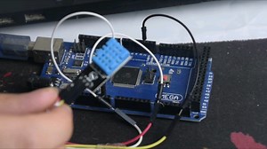 DTH11温湿度传感器+Arduino实现环境温度采集，上位机实时监测