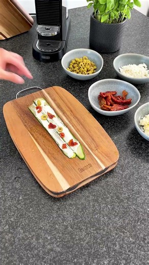Bereit für eine sommerliche Erfrischung? 🥒 Dann wird dieses Gurkenrezept dein neuer Favorit. ☀️
