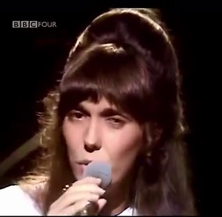 A voice that makes you stop and listen to the whole song no matter how big a hurry you were in before. 💕Can you name her?🤔