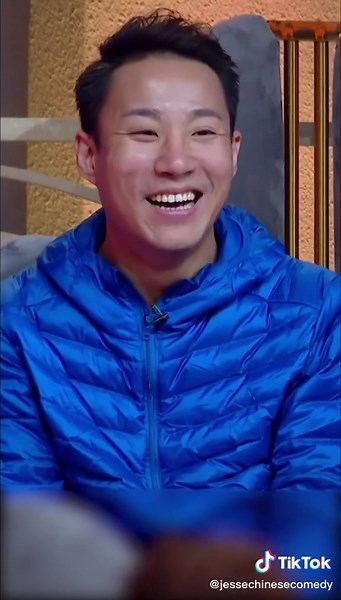 Hit ‘em with those classic jokes haha Keep your eyes open! New show info coming soooon #chinese #bilingual #standup #comedy #脱口秀 #艾杰西