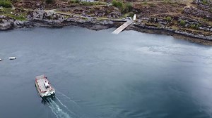 39K views · 976 reactions | Tom Scott explains exactly how the ferry's unique turntable mechanism works. Skipper Colin explains the mechanics. #tomscott #interestingthings #FredDibnah #coolmechanics #undertheboardwalk #howstuffworks #explorepage #naturelover #ınstagood #glenelgg #viralreelsfb #traveller #youtubechannel | The Original Glenelg-Skye Ferry | Facebook