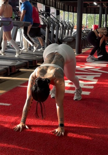 🤍🤍💪🏼 más fuerte cada día #gym #espalda #gymtok #gymgirl #rutinas | gym girl