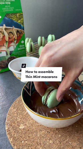 Thin Mint Macarons: Refreshing and Crunchy Cookies