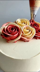 9.2K views · 111 reactions | Gradient white and red valentines day style cake decoration! ❤️ #cake #cakedecorating #fblifestyle #beautiful #reelsviralシ | Dreamy Desserts | Facebook