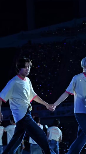 NCT Vibe Indonesia on Instagram: "Haechan ditarik sana sini😭🤣😭🤣 . . . . . . 260214 | NCT 127, NCT DREAM, WayV, NCT WISH - SMTOWN 2026 LIVE in Bangkok cr to owner ➖➖➖➖➖➖➖ #haechan #nct #nctvibe_smtown #nctvibe_preview #nctvibe_ros -🐻"