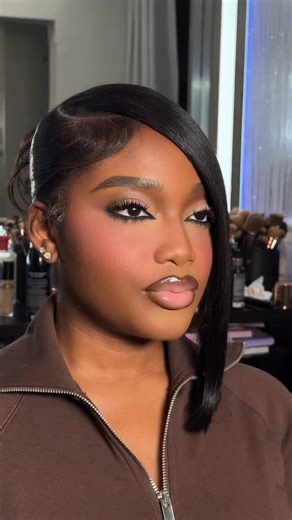 The Luxury Club - Miami Makeup Artist | Soft glam but make it Life Proof 😌✨ This natural beat stayed locked without the usual “WHOOSH → splatter attack” some sprays be doing 😂 No... | Instagram