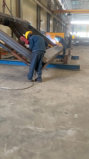 Mast section! Machining of mast section of tower crane! Made in China! 8618008495107 | Yu Wang
