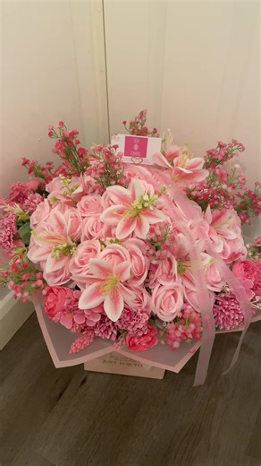 Link in our bio for all orders💕 #roses #bouquet #lilies #pink #flowers
