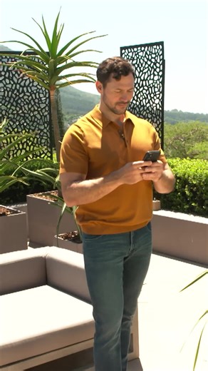 Bachelor Dennis Gries and Sebastian Klaus Talk Tech on Dating Show! 📱