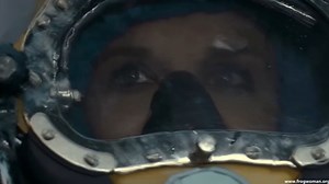 潜水电影8890 女调查员身穿重潜干衣装备与超能力者接触