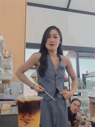 มาฟังเพลงกันค่า#รอสายใจสั่งมา #ไมค์ภิรมย์พร #ณทีbistro #ปีโป้นิภาพร🌼🌻 #นักศึกษาปริญญาโทโรงเรียนนายร้อยตำรวจที่ชงกาแฟได้นิดหน่อย