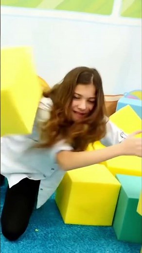 Lady, what are you doing? #funvideos #kidsvideos