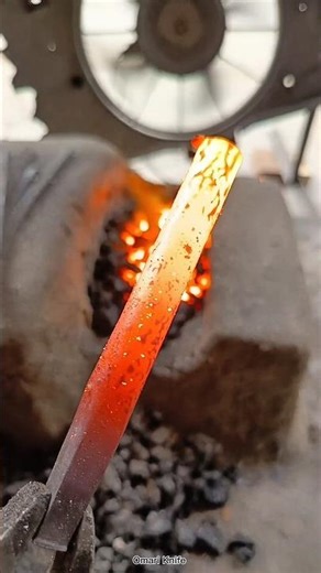Making a unique little axe from an old iron #axe 🪓🪓🇦🇫🤯#shortvideo