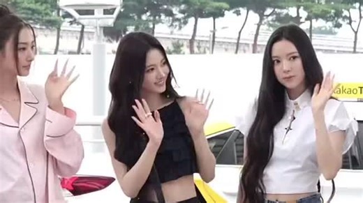 【现场直拍】MEOVV田中杏奈Anna仪态满分直拍现场，舞台表现力惊艳