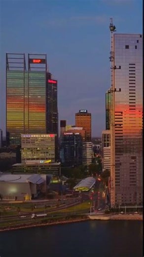 That glow of a Perth summer evening. There’s nothing quite like it. 🌅 📸: Sky Perth #VisitPerth #WesternAustralia #PerthVibes #ElizabethQuay #PerthisOk | Elizabeth Quay
