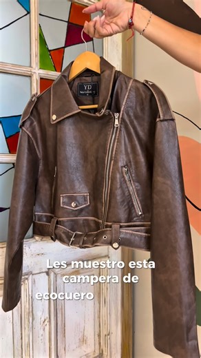 Me Buscabas | Austin 🤠🖤 Campera de eco cuero estilo biker, con carácter y actitud para elevar cualquier look. Un clásico urbano, cómodo y versátil.... | Instagram