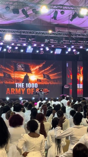 1000 Voices Lifted in Worship: Unto the King