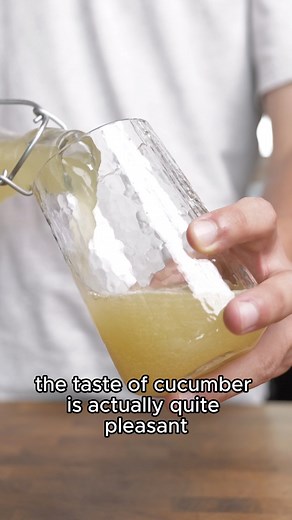 Cucumber chilli lime natural soda! With cucumbers being ridiculously cheap atm, I think I’ll be making more of these with cucumber 🤔 #cucumber #soda #fermentation #naturalsoda #probioticsoda #fizzydrinks #fermentedfood #food #drinks #johnnykyunghwo | Johnny KyungHwo