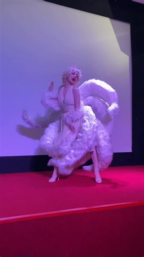 Christabel🦢 on Instagram: "My performance Ahri Marilyn Monroe 💋 #cosplay #leagueoflegends #ahri #ahricosplay #leagueoflegendscosplay"
