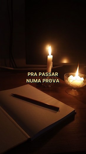 “Tapping” terapia, também conhecida como Técnica de Libertação Emocional (EFT), é uma prática de mente-corpo que usa a acupressão para aliviar o estresse, a ansiedade e outras emoções negativas. A técnica envolve dar tapinhas leves com as pontas dos dedos em pontos específicos do corpo, semelhantes aos da acupuntura, enquanto se concentra em um sentimento desconfortável e recita afirmações positivas. A técnica visa acalmar a resposta do corpo ao estresse e promover um estado de equilíbrio emocio